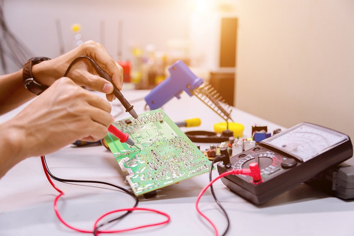 Diagnostic assessment of a board with meter and probe
